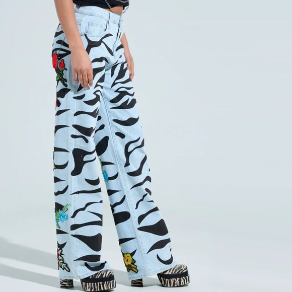 Akira Sleeping With Roses DenimJeans - Picture 4 of 5